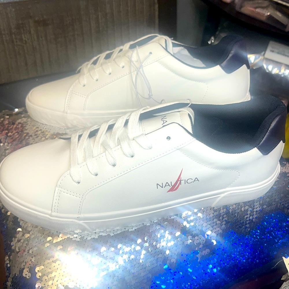 New With Tags- Men’s Nautica Graves Classic Logo Lace-Up Sneakers